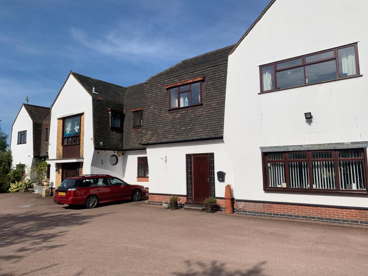 White Wings Hotel Nuneaton Exterior photo